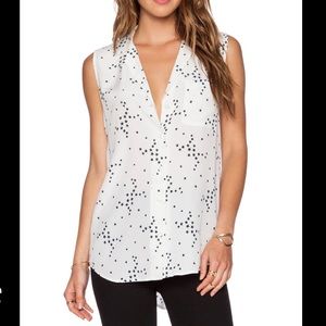 EQUIPMENT Keira Sleeveless Star Cluster
Print Blouse in Bright White &
Peacoat